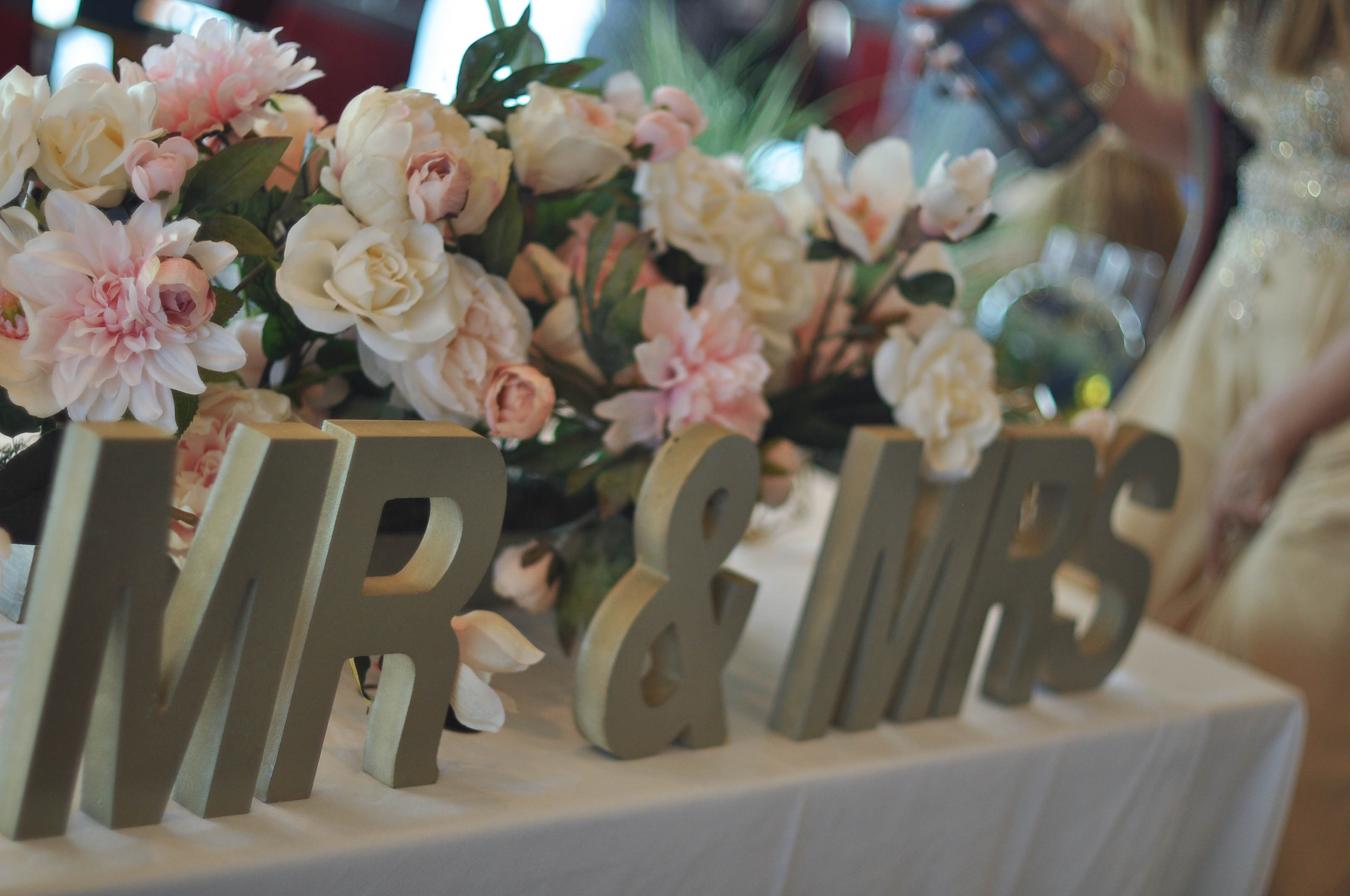Wedding decoration with Mr and Mrs sign